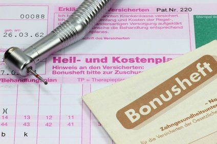 Je nach Behandlungsmethode können die Kosten für eine Kariesbehandlung sehr unterschiedlich ausfallen.