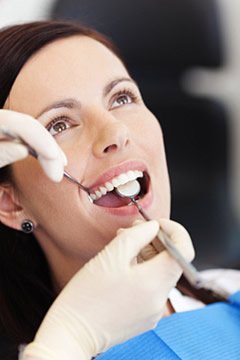 Die Bequemlichkeit von Zahnarztterminen am Samstag nutzen vielen Patienten, um sich übers Wochenende zu erholen zu können von einer komplizierten Behandlung