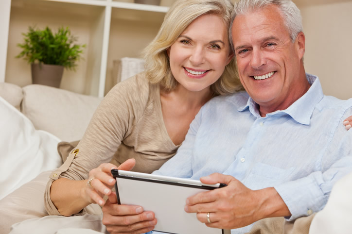 Hochwertiger Zahnersatz Auch im Alter schöne Zähne udrch hochwertigen Zahnersatz